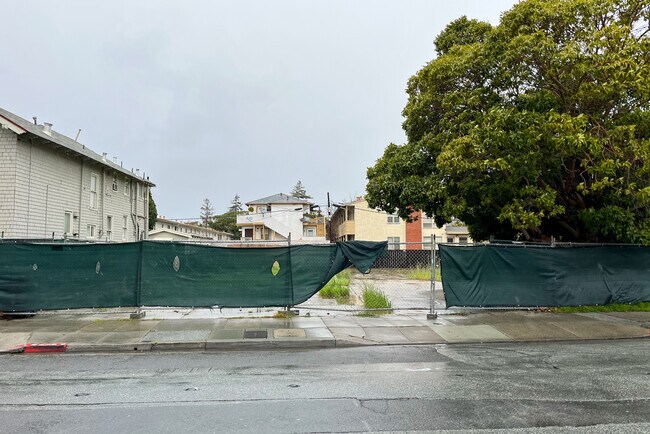 1214 Donnelly Ave in Burlingame, CA - Building Photo - Building Photo