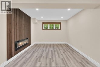 1081 Treverton Crescent in Windsor, ON - Building Photo - Building Photo