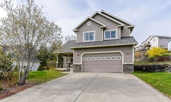 1962 E 6th St in Moscow, ID - Building Photo