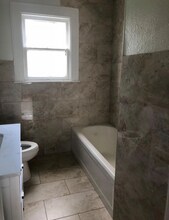 8153 River Dr in Houston, TX - Building Photo - Building Photo