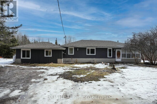 23983 Weir's Sideroad in Georgina, ON - Building Photo - Building Photo