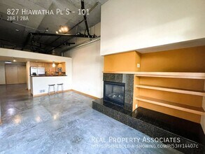827 Hiawatha Pl S in Seattle, WA - Building Photo - Building Photo