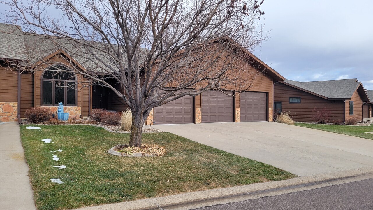 1200 Duffer Dr in Rapid City, SD - Building Photo