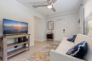 4801 14th Ave S in St. Petersburg, FL - Building Photo