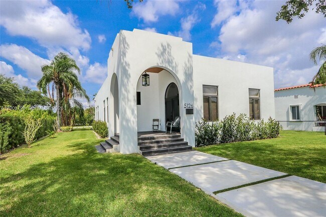 5126 SW 57th Ave in Miami, FL - Building Photo - Building Photo