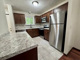 550 Darling St in Southington, CT - Building Photo