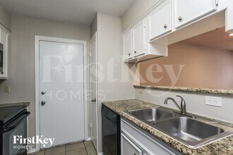 9 W Bigelow Oak Ct in The Woodlands, TX - Building Photo - Building Photo