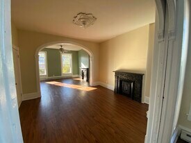 65 Remsen St, Unit 4 in Cohoes, NY - Building Photo