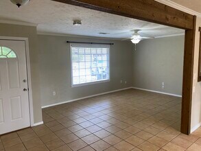 105 Green Briar in Lumberton, TX - Building Photo - Building Photo