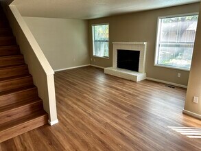 17170 SW Ivy Glenn St in Aloha, OR - Building Photo - Building Photo