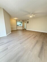 5524 Metrowest Blvd, Unit 312 in Orlando, FL - Building Photo - Building Photo