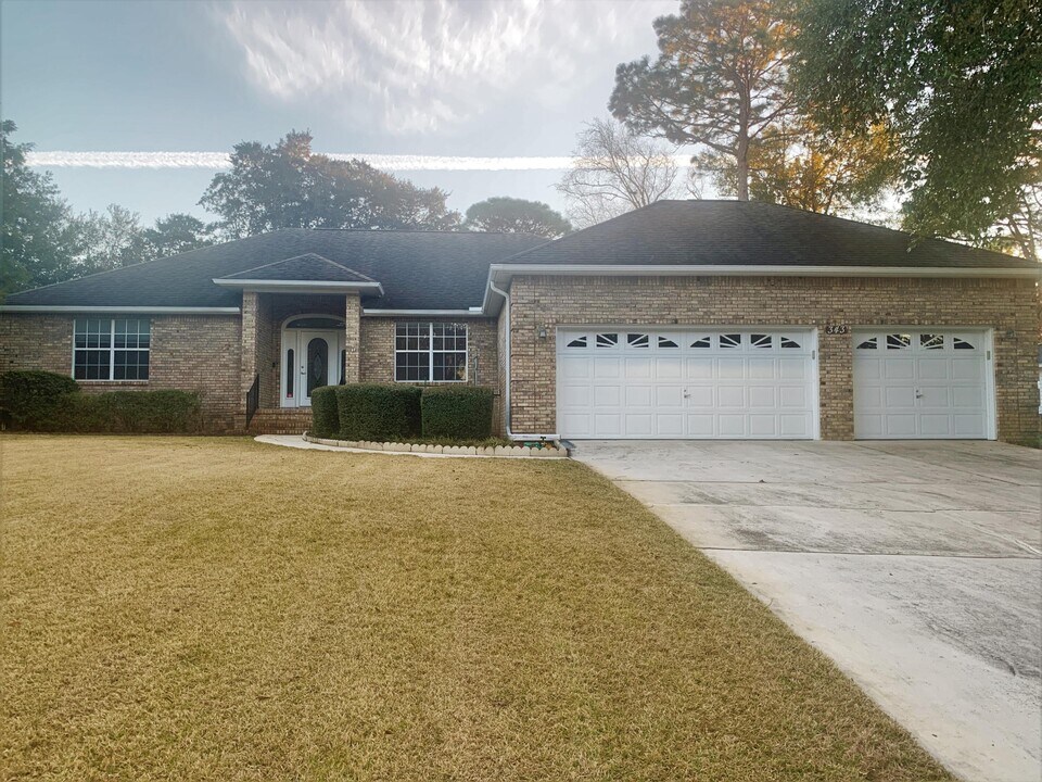 343 Ruckel Dr in Niceville, FL - Building Photo