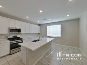 6563 Smithville Ave in Las Vegas, NV - Foto de edificio - Building Photo