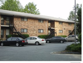 Colonial Gardens in Decatur, GA - Foto de edificio - Building Photo