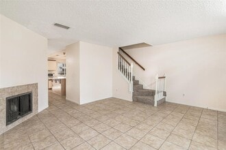 2810 Grants Lake Blvd in Sugar Land, TX - Foto de edificio - Building Photo