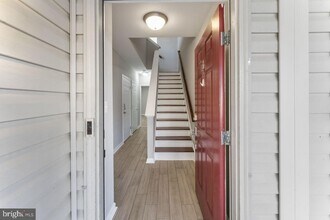 16782 Blackjack Oak Ln in Woodbridge, VA - Building Photo - Building Photo