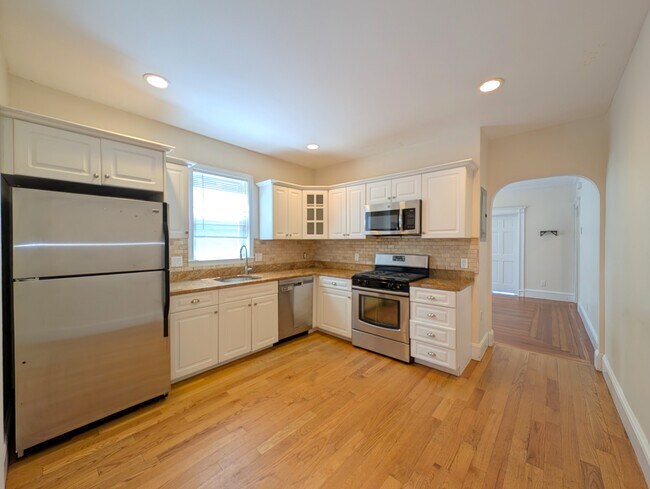 179 College Ave, Unit 2