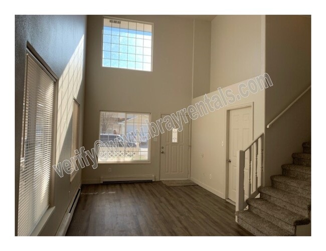 property at 2943 Bunting Ave