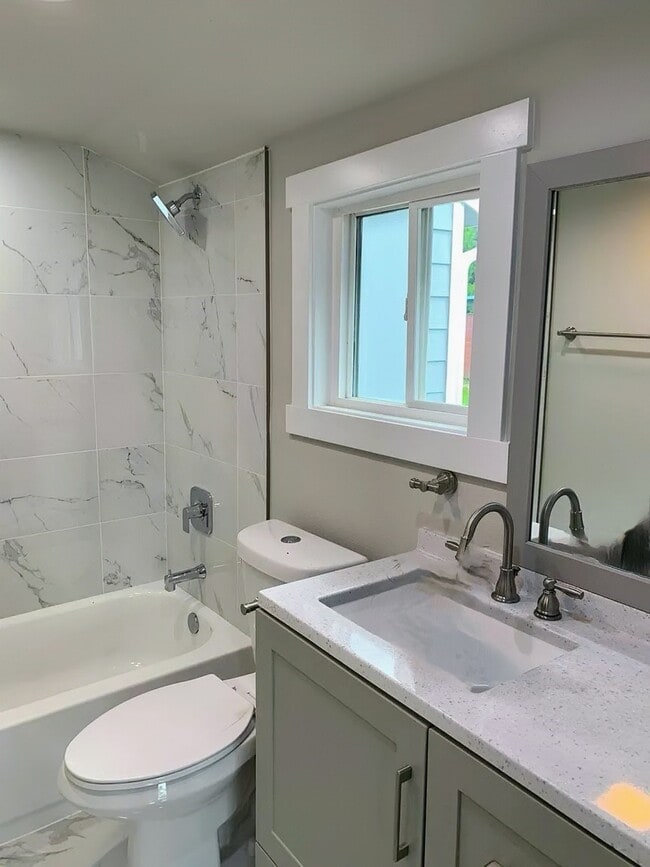 property at 5501 108th Avenue Ct E
