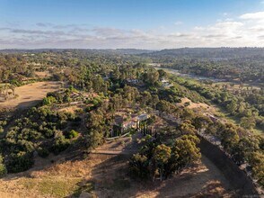 459 Flores De Oro in Rancho Santa Fe, CA - Foto de edificio - Building Photo