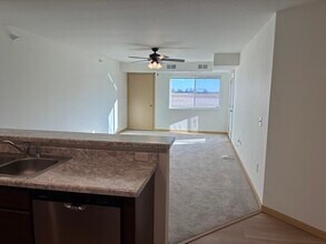 Stone Meadow Apartments in Marshall, MN - Building Photo - Building Photo