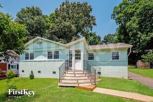 1617 Calumet Pl in Charlotte, NC - Building Photo