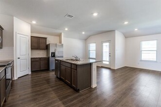 2004 Princeton Ave in Farmersville, TX - Building Photo - Building Photo