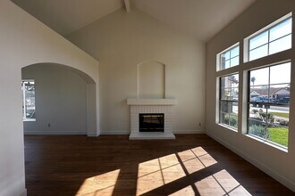 8704 Mesa Oak Dr in Riverside, CA - Building Photo - Building Photo