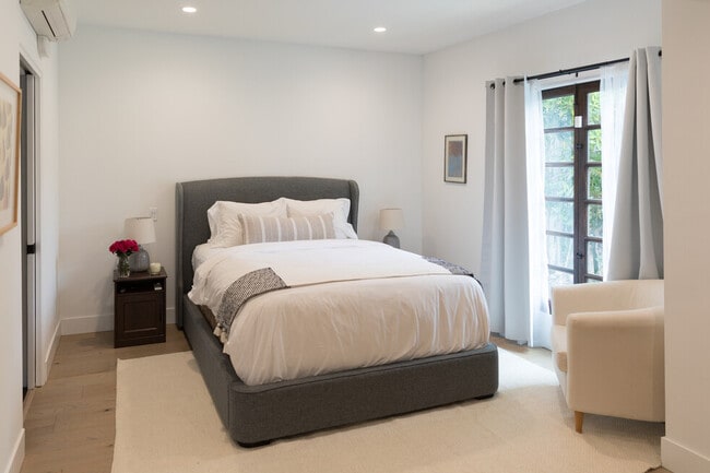 342 N Fuller Ave in Los Angeles, CA - Foto de edificio - Building Photo