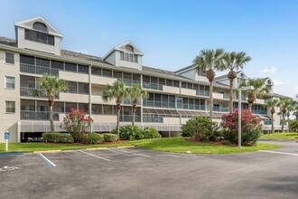 5557 Sea Forest Dr, Unit 118 in New Port Richey, FL - Building Photo - Building Photo