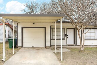 151 Pilgrim Dr in San Antonio, TX - Building Photo - Building Photo