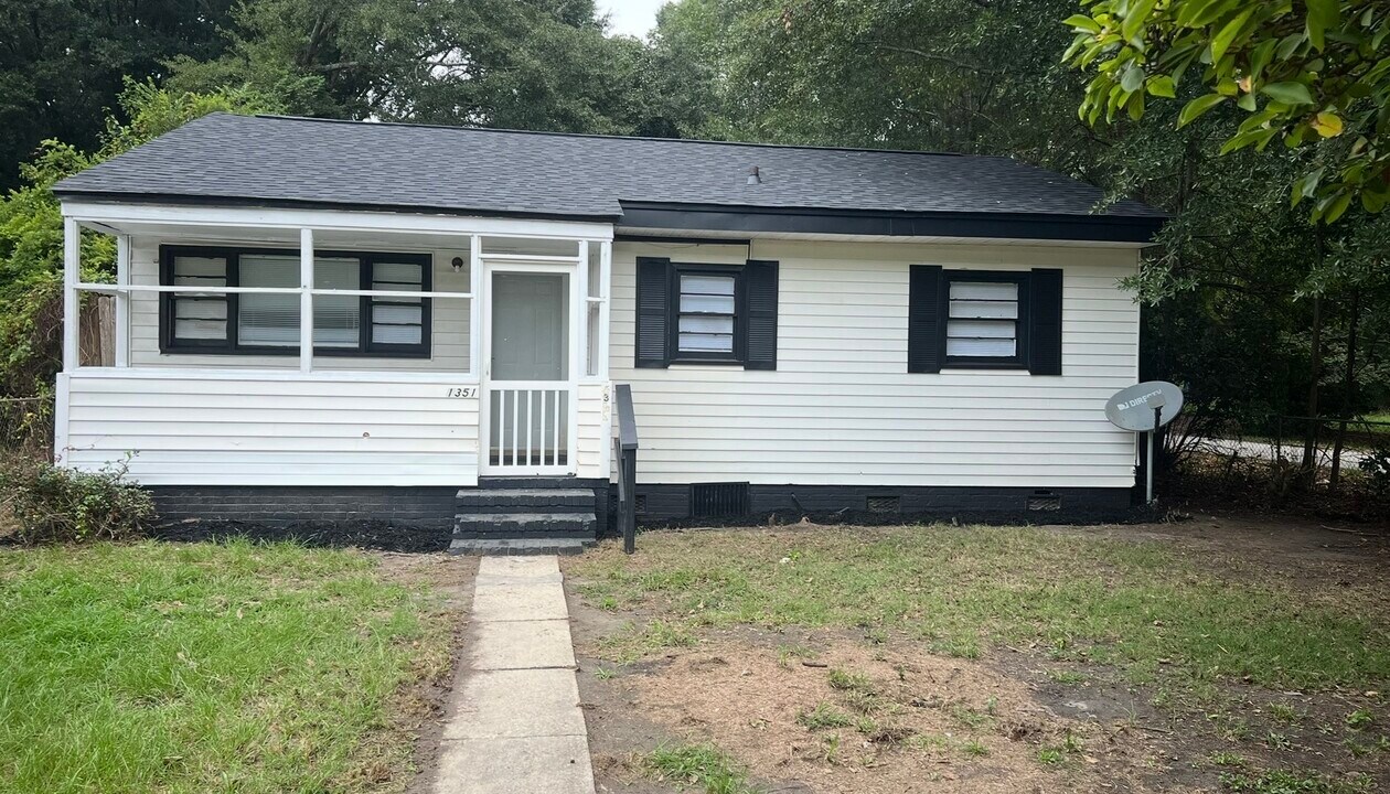 1351 Waverly Ave in Florence, SC - Building Photo