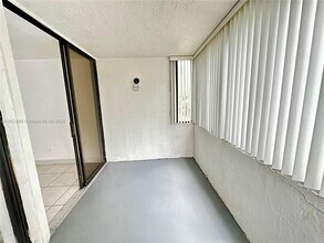 8275 SW 152nd Ave in Miami, FL - Building Photo - Building Photo