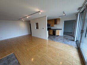 6020 Oakwood Dr in Lisle, IL - Building Photo - Building Photo