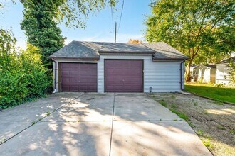 22100 Revere St in St. Clair Shores, MI - Building Photo - Building Photo