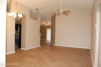 720 Wickham Lakes Dr in Melbourne, FL - Building Photo - Building Photo