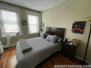 1665 Commonwealth Ave, Unit 4 in Boston, MA - Building Photo - Building Photo