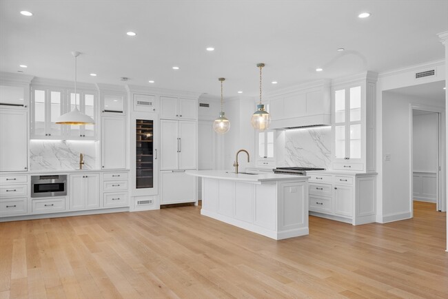 37 Farragut Rd, Unit 6 in Boston, MA - Building Photo - Building Photo