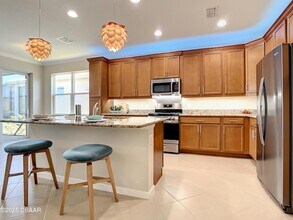 321 Compass Rose Dr in Daytona Beach, FL - Foto de edificio - Building Photo