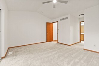 13-13 Redtail Ct in Coralville, IA - Building Photo - Building Photo
