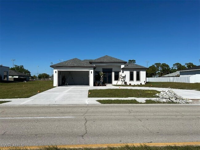 1026 Chiquita Blvd N in Cape Coral, FL - Building Photo - Building Photo