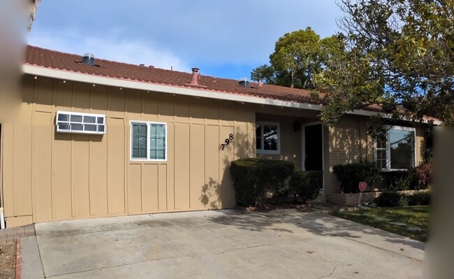 property at 798 S Wolfe Rd