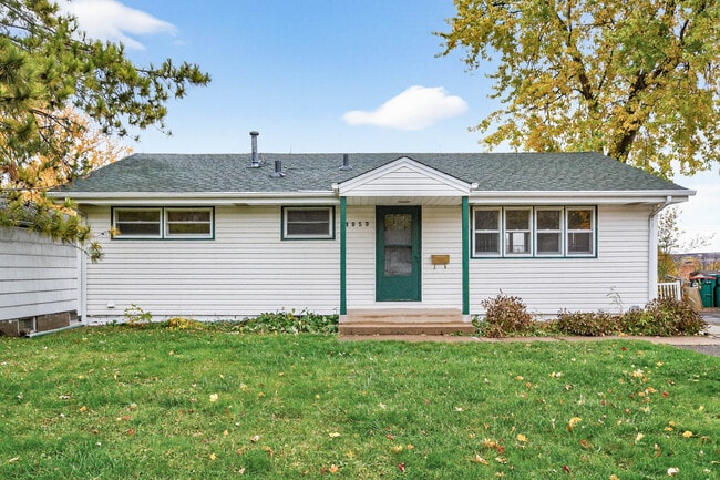 property at 3953 Arthur St NE