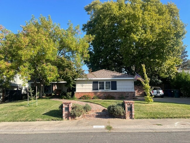 4005 Hancock Dr in Sacramento, CA - Building Photo - Building Photo