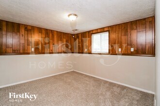 10322 Woodhaven Cir in Indianapolis, IN - Foto de edificio - Building Photo