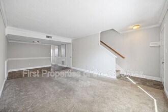 7906 Oak Meadow Ct in Charlotte, NC - Building Photo - Building Photo