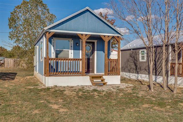 906 El Camino Real in Chico, TX - Building Photo - Building Photo