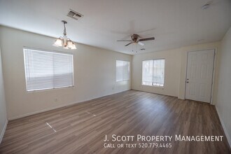 4540 E Sundance Ave in Gilbert, AZ - Building Photo - Building Photo