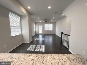 7801 Rosella Ln in Jessup, MD - Foto de edificio - Building Photo
