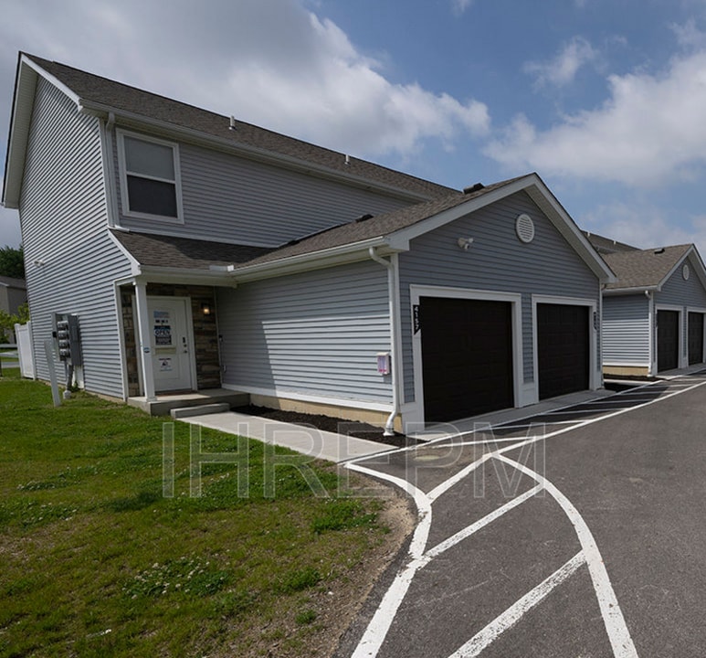 4157 River Bridge Cir in Grove City, OH - Building Photo